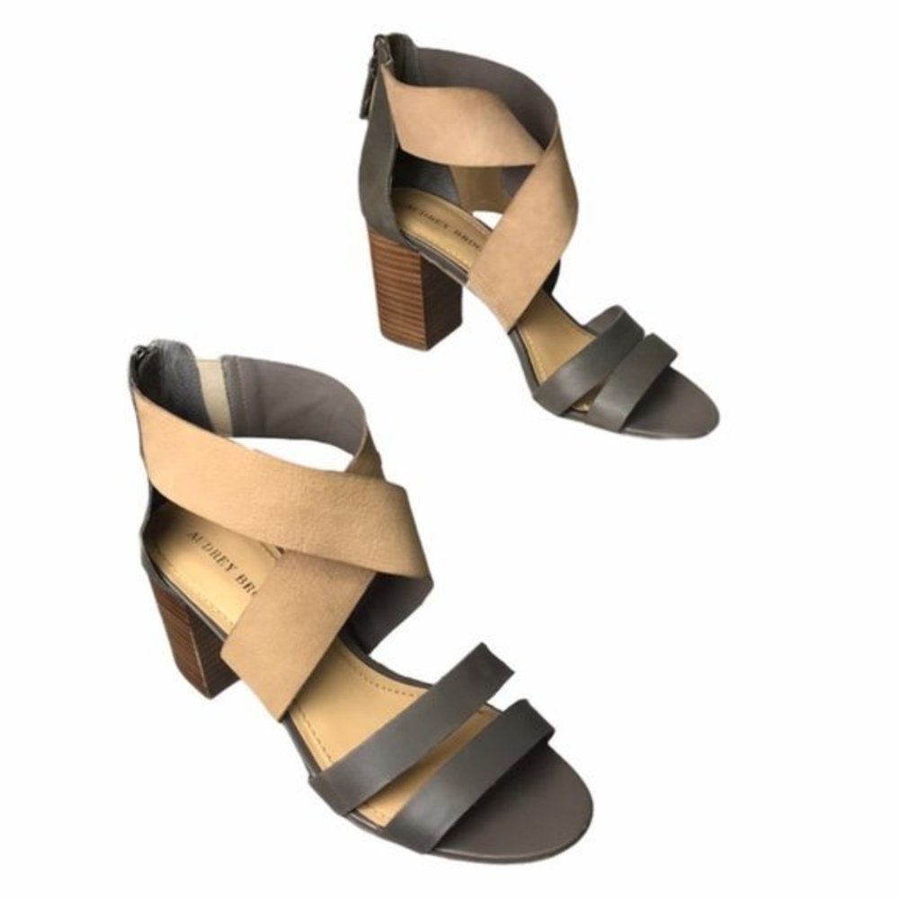 Audrey Brooke Stone And Nude Sophie Pumps - Gem